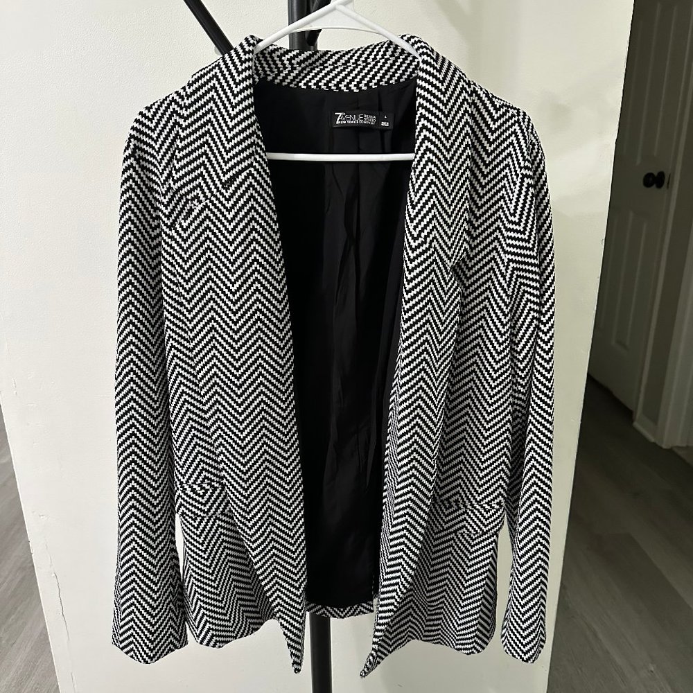 New York & Company 7th Avenue White/Black Blazer